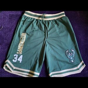 UNK NBA Milwaukee Bucks shorts